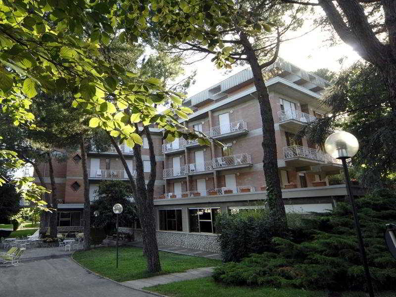 Hotel Raffaello Chianciano Terme Exterior photo